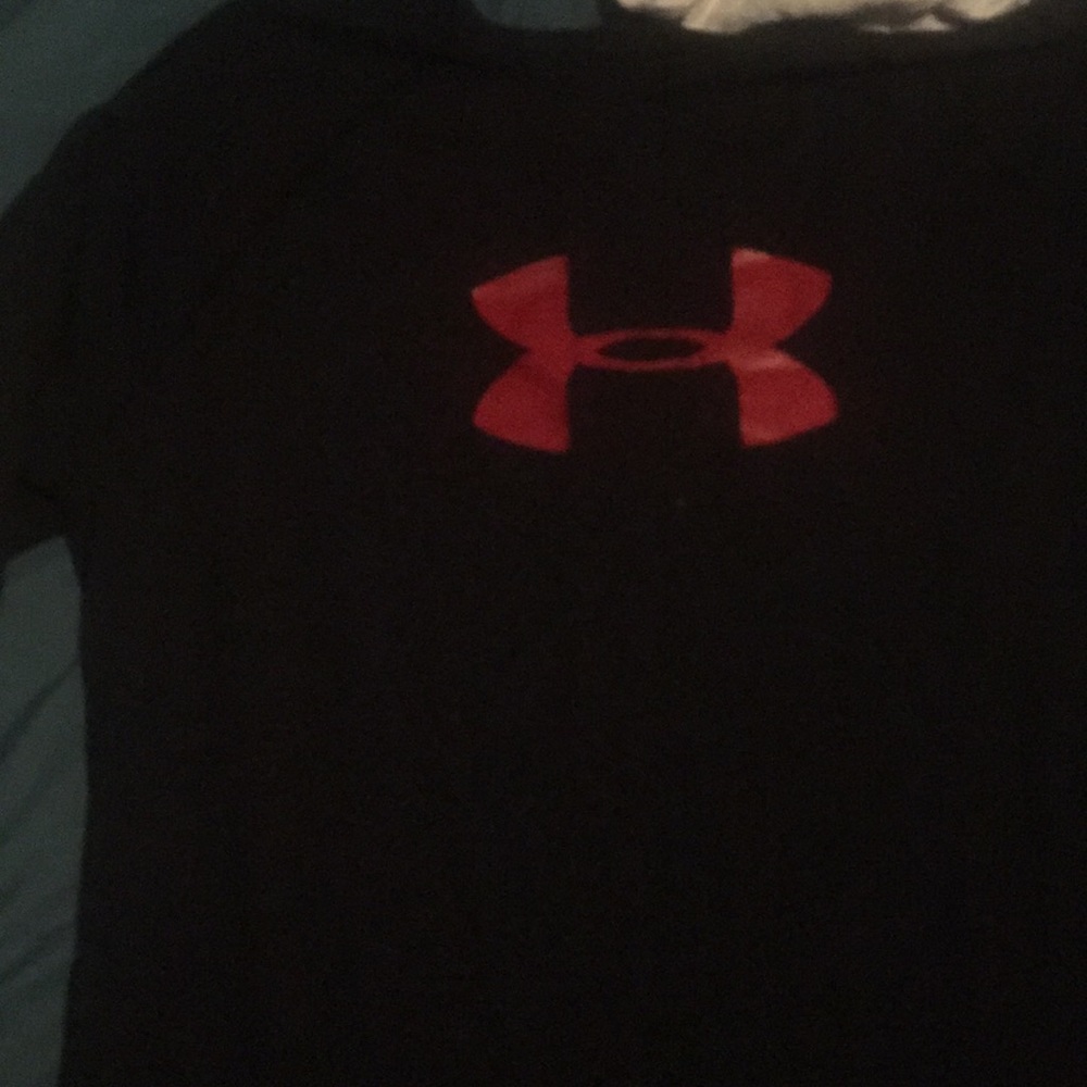 Under armor shirt